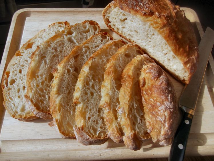No Knead Bread sliced 003