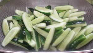 Dill pickles 009